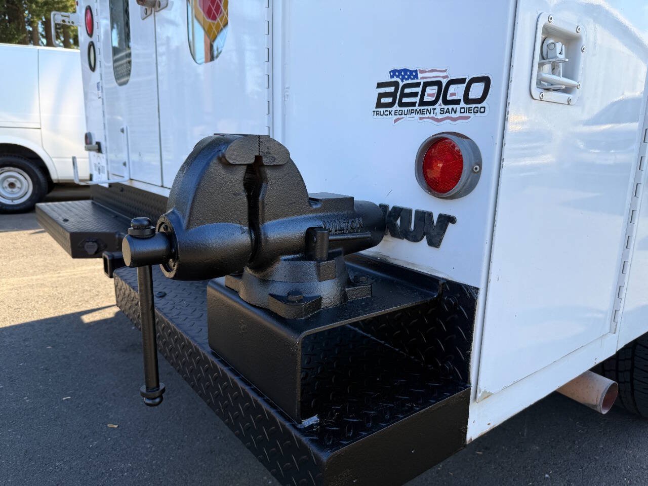 Used 2013 Ford E-350 and Econoline 350 Super Duty RWD image 10