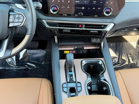 Used 2023 Lexus RX 350 Premium w/ Accessory Package AWD/4WD image 12