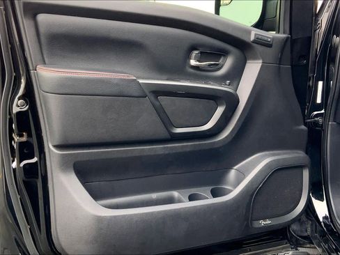 Used 2020 Nissan Titan PRO-4X w/ Pro-4x Convenience Package image 22