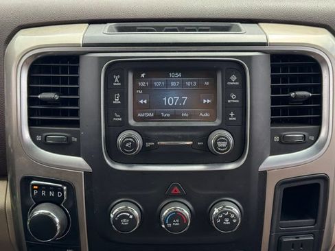 Used 2013 RAM 1500 Classic SLT w/ Premium Display Pkg AWD/4WD image 3