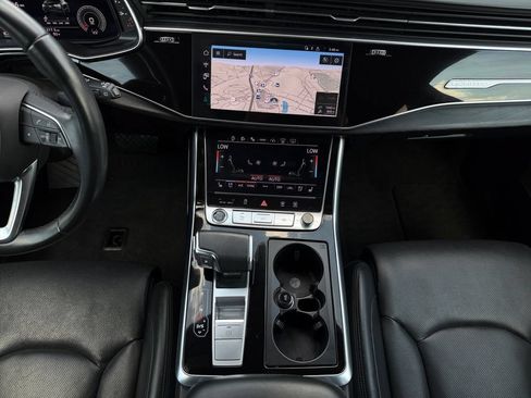 Used 2023 Audi Q8 Prestige AWD/4WD image 23