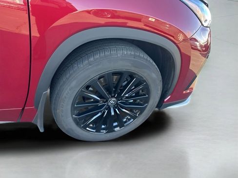 Used 2025 Toyota Highlander XSE image 12