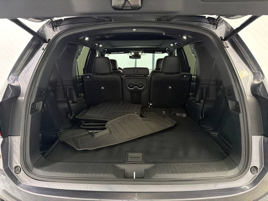 Used 2025 Honda Pilot Black Edition image 20