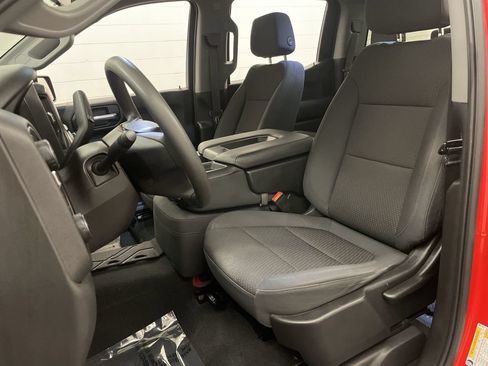 Used 2020 Chevrolet Silverado 1500 Custom w/ Custom Value Package AWD/4WD image 12
