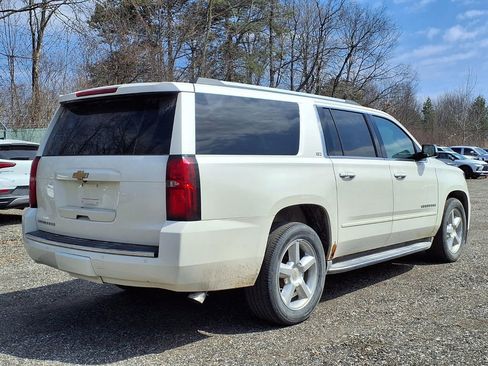 Used 2015 Chevrolet Suburban LTZ image 4