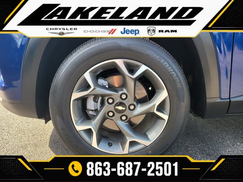 Used 2024 Chevrolet Trax LT FWD image 9