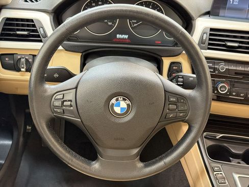 Used 2018 BMW 320i xDrive Sedan w/ Convenience Package AWD/4WD image 16