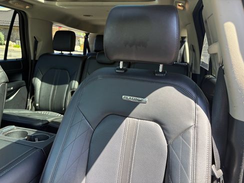 Used 2018 Ford Expedition Max Platinum AWD/4WD image 16