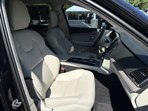 Certified 2023 Volvo XC90 B5 Plus AWD/4WD image 35