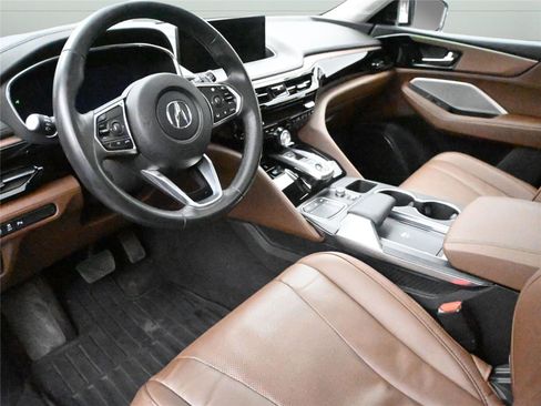 Used 2024 Acura MDX SH-AWD w/ Technology Package image 2