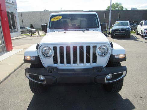 Used 2020 Jeep Gladiator Overland AWD/4WD image 3