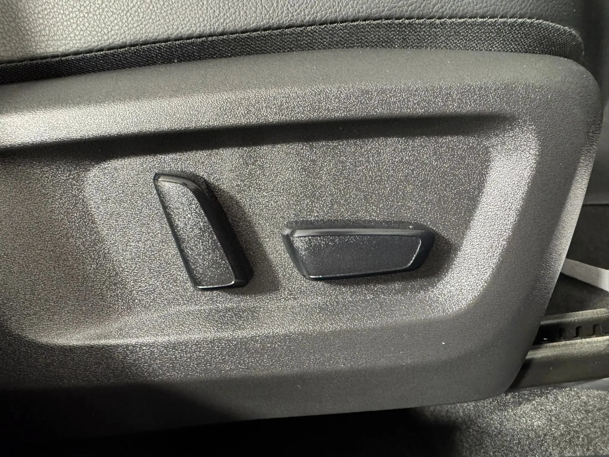 Used 2024 Nissan Rogue SL w/ SL Premium Package FWD image 40