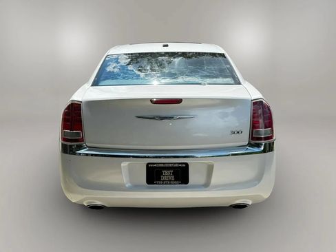Used 2012 Chrysler 300 Limited RWD image 10