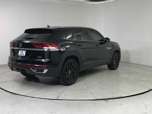 Used 2022 Volkswagen Atlas Cross Sport SE w/ Black Wheel Package AWD/4WD image 2