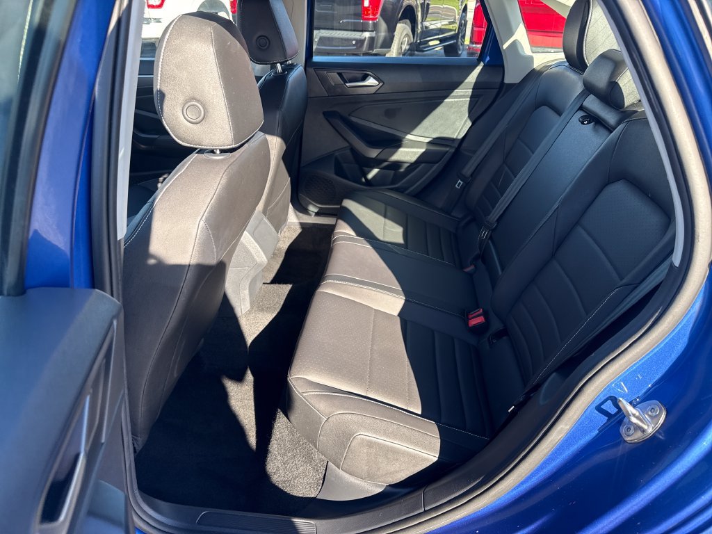 Used 2024 Volkswagen Jetta SE FWD image 13