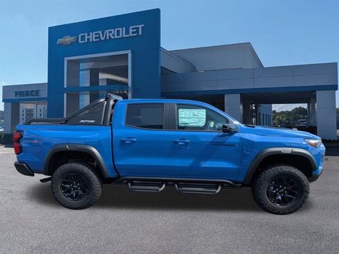 New 2025 Chevrolet Colorado ZR2 w/ Midnight Edition image 3