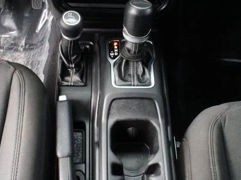 Used 2021 Jeep Gladiator Overland w/ LED Lighting Group image 25