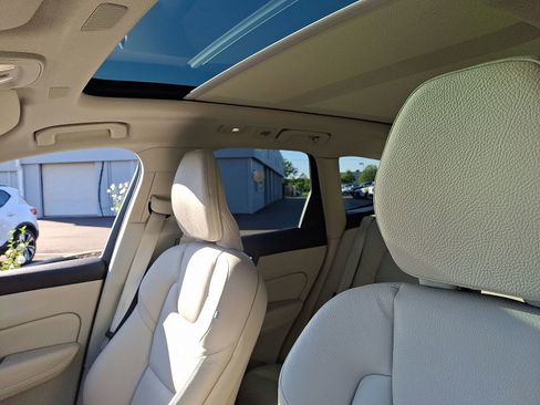 Certified 2023 Volvo XC60 B5 Plus w/ Climate Package image 14