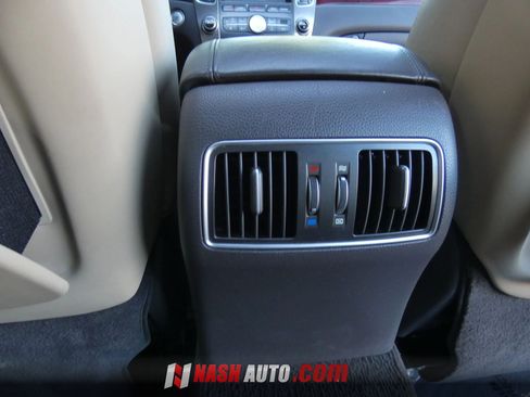 Used 2013 Hyundai Equus Signature RWD image 48