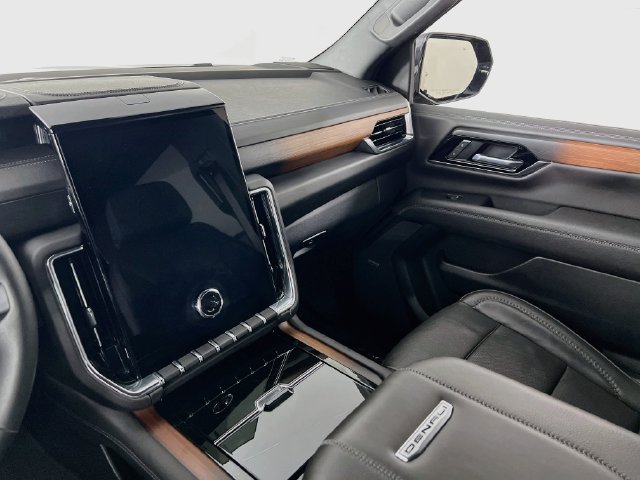 Used 2025 GMC Yukon Denali w/ Denali Reserve Package AWD/4WD image 26