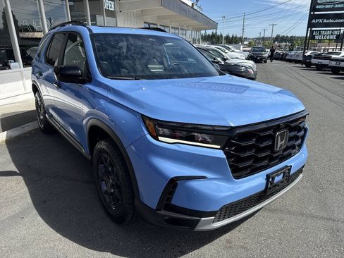 Used 2024 Honda Pilot TrailSport image 11