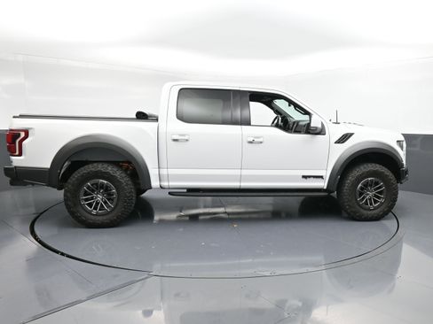 Used 2019 Ford F150 Raptor w/ Equipment Group 802A Luxury image 9