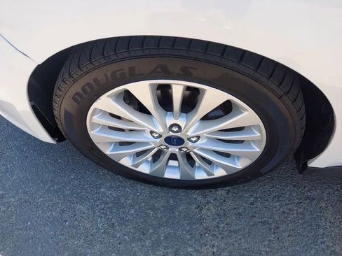 Used 2017 Ford C-MAX SE w/ Interior Protection Package FWD image 12