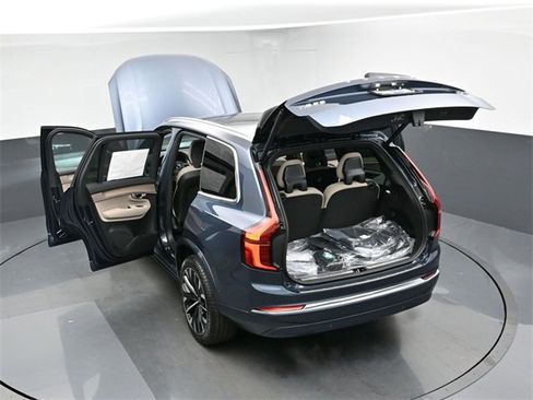 New 2026 Volvo XC90 B6 Plus w/ Protection Package Premier image 52