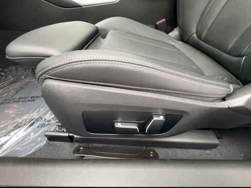 Used 2025 BMW 230i Coupe RWD image 21