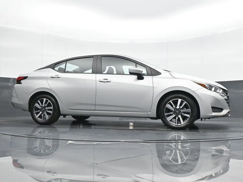Used 2023 Nissan Versa SV image 22