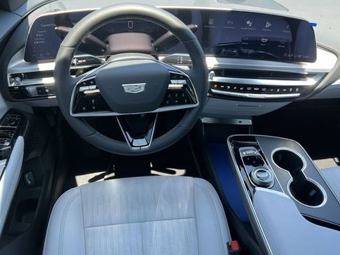 New 2025 Cadillac Lyriq Luxury image 10