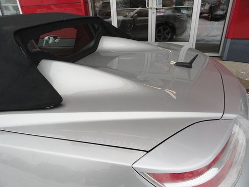 Used 2008 Saturn Sky image 9