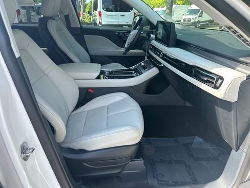 New 2026 Lincoln Aviator AWD image 14