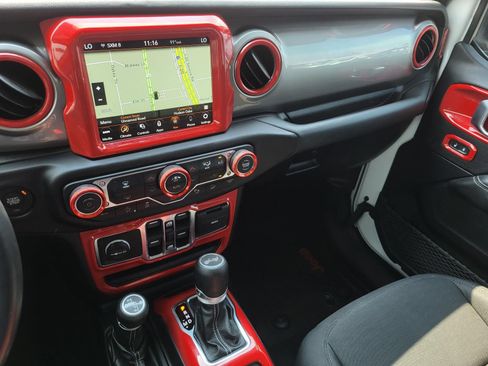 Used 2020 Jeep Wrangler Unlimited Sahara AWD/4WD image 25