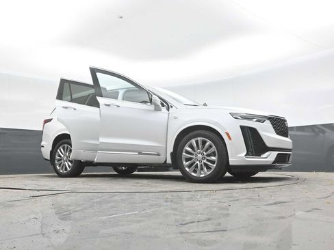 Used 2024 Cadillac XT6 Premium Luxury w/ Technology Package AWD/4WD image 53