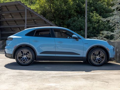 New 2025 Porsche Macan Electric RWD image 12