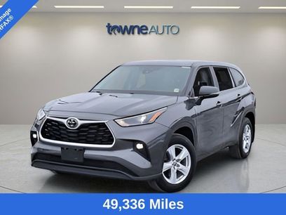 Used 2023 Toyota Highlander LE