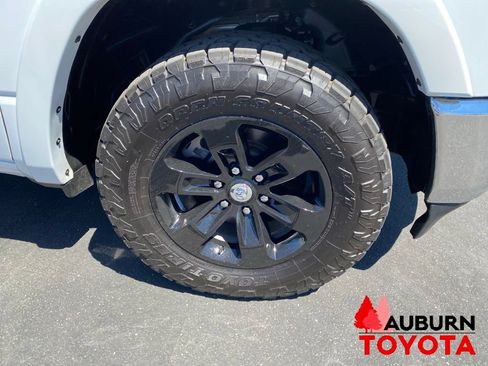 Used 2022 RAM 1500 Laramie AWD/4WD image 9