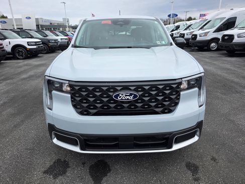 New 2026 Ford Maverick Lariat w/ 4K Tow Package image 8