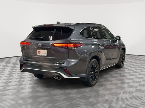 Used 2023 Toyota Highlander XSE image 7