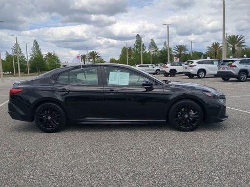 Certified 2025 Toyota Camry SE image 3