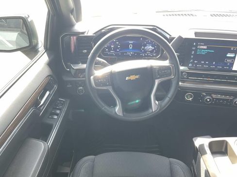 Used 2023 Chevrolet Silverado 1500 LT AWD/4WD image 6