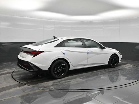 New 2026 Hyundai Elantra SEL Sport FWD image 8