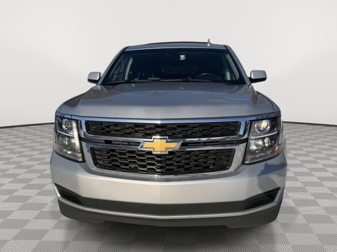 Used 2018 Chevrolet Suburban LT image 2