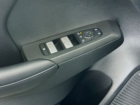 Used 2025 Mitsubishi Outlander SE FWD image 15