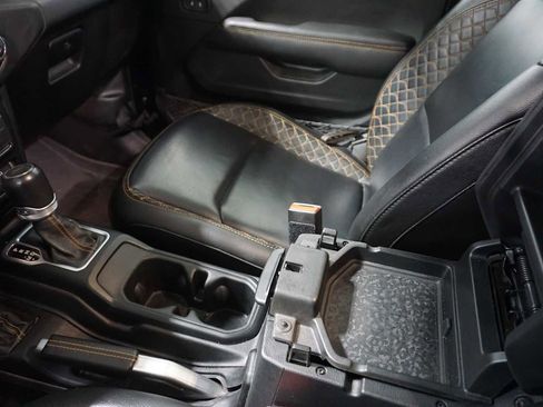 Used 2023 Jeep Gladiator Overland image 19