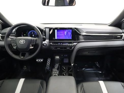 Used 2025 Toyota Camry SE FWD image 16