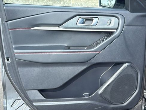 Used 2025 Ford Explorer ST-Line image 13