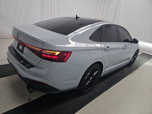 Used 2025 Volkswagen Jetta GLI Autobahn FWD image 4