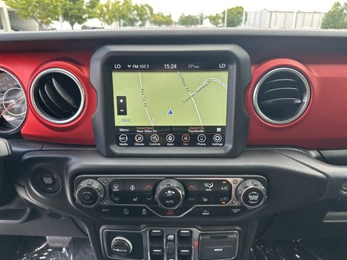 Used 2020 Jeep Gladiator Rubicon AWD/4WD image 24